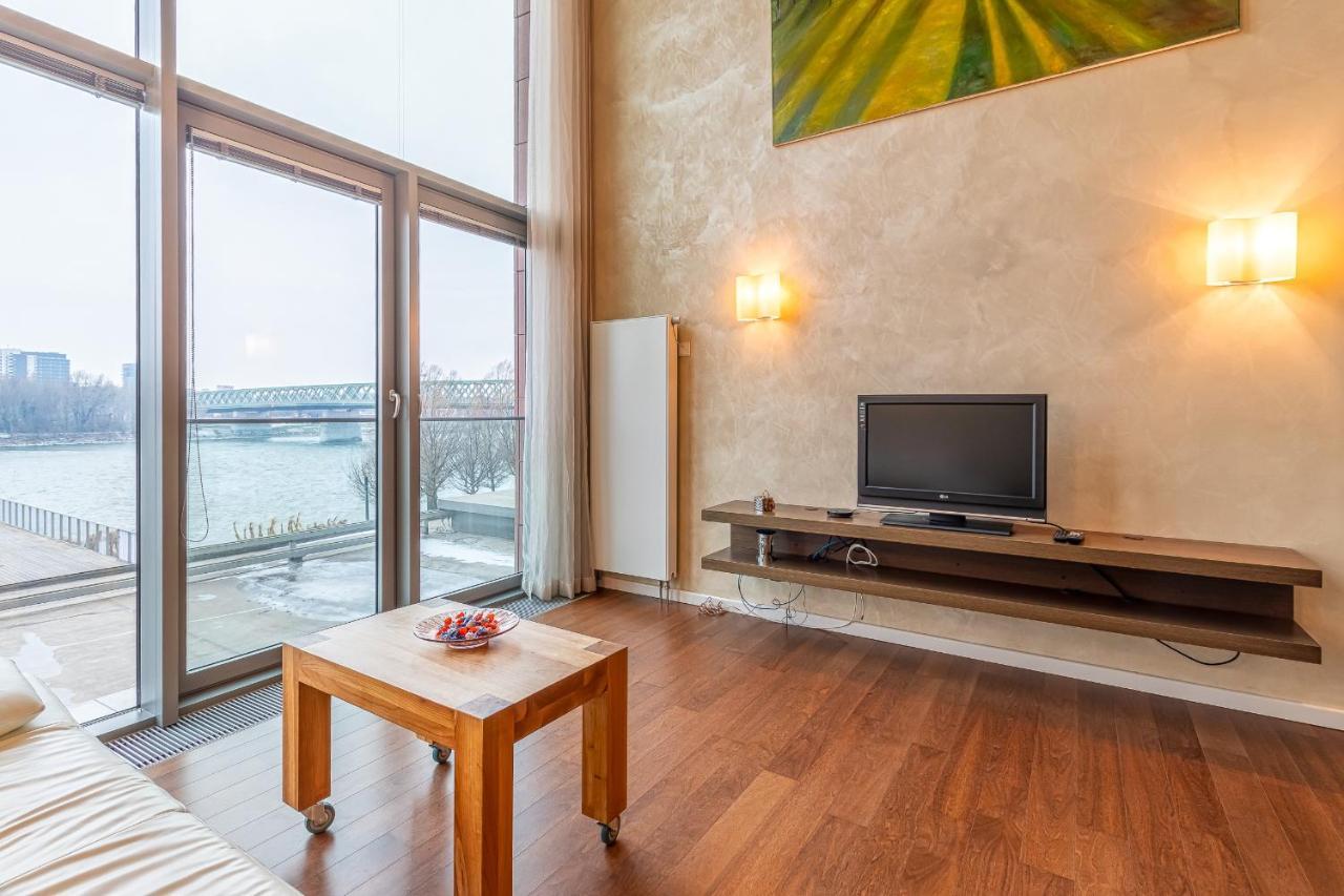Luxury With Danube River View Братислава Екстер'єр фото